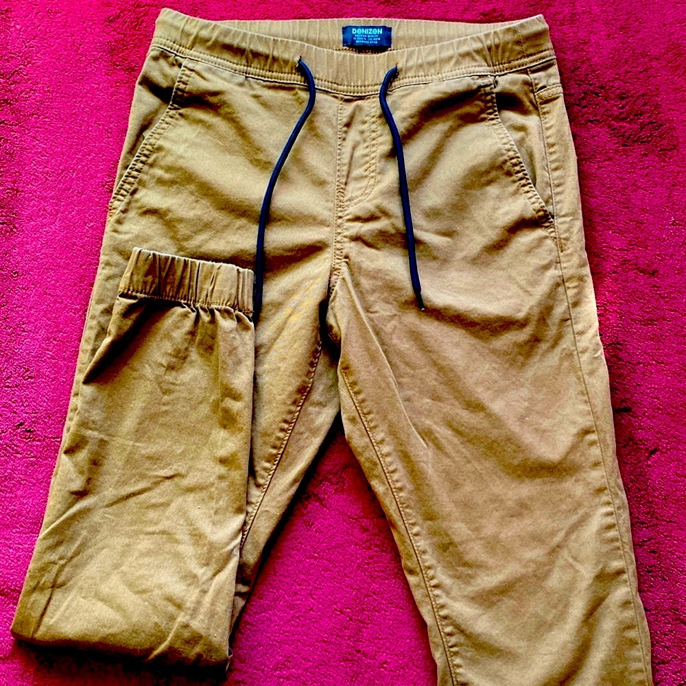 Denizen jogger pants.
